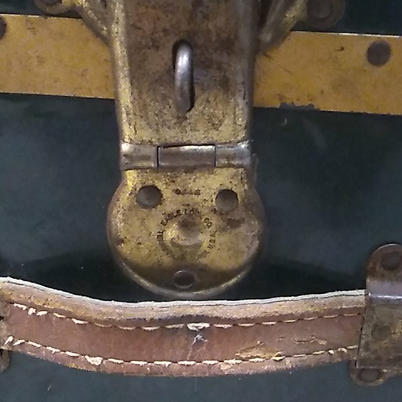 Eagle lock co. Trunk/ chest - Picture 2 of 3